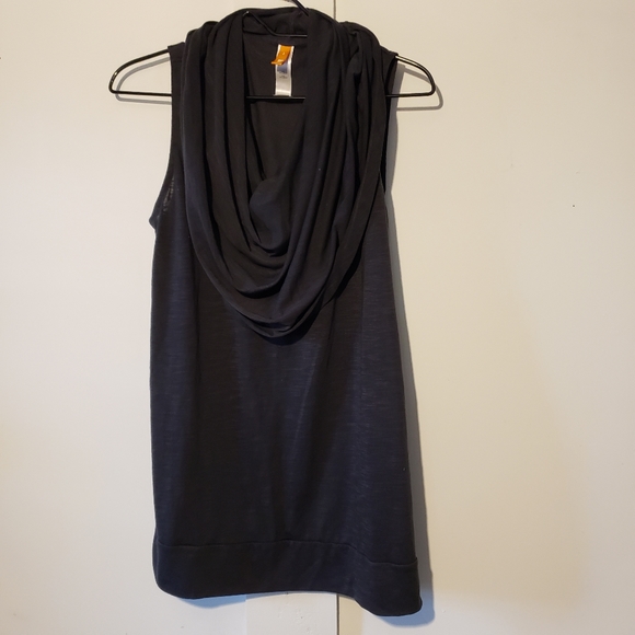 Lucy Mind and Body tank top - Picture 4 of 9